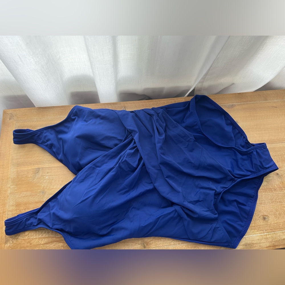 Miraclesuit Plus Size Oceanus One Piece in Azul Size 18W New - Picture 5 of 9